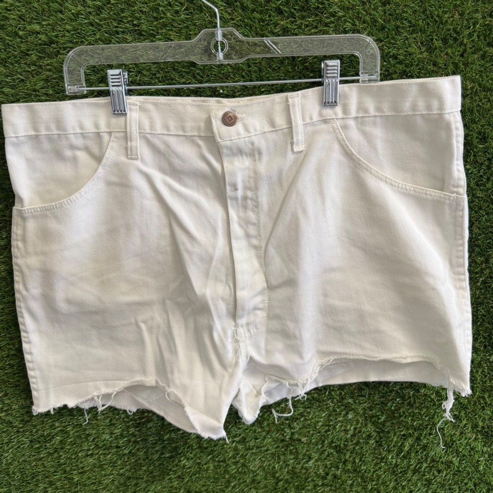 Vintage King-Size Mens White Denim Cut Off Shorts 42 Button Fly Raw Hem